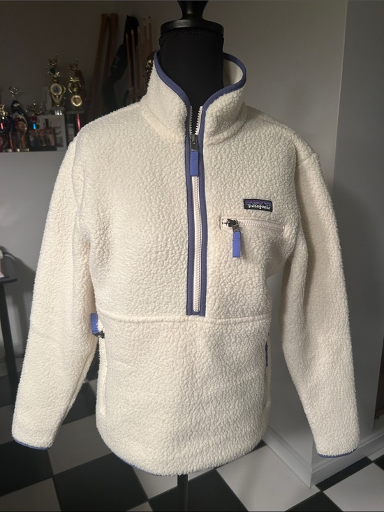 Patagonia Tops - Patagonia White Sherpa Pullover with Blue Trim